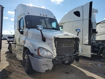  Salvage Freightliner Cascadia 1