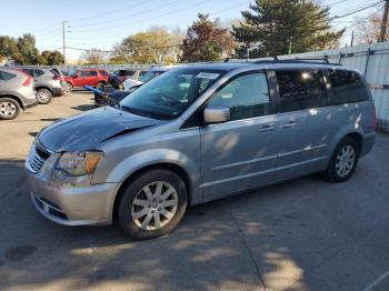  Salvage Chrysler Minivan