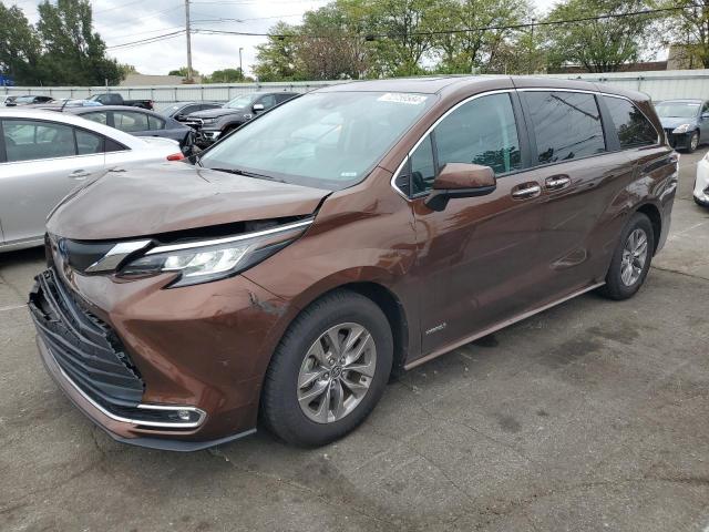  Salvage Toyota Sienna