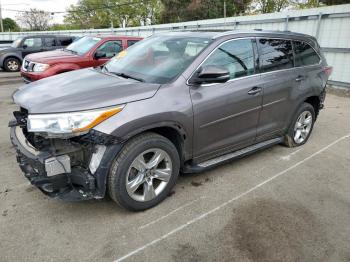  Salvage Toyota Highlander