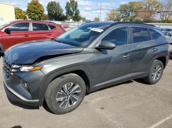  Salvage Hyundai TUCSON