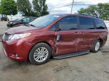  Salvage Toyota Sienna