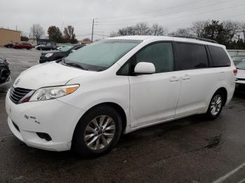  Salvage Toyota Sienna