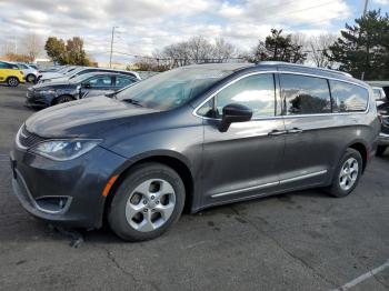  Salvage Chrysler Pacifica