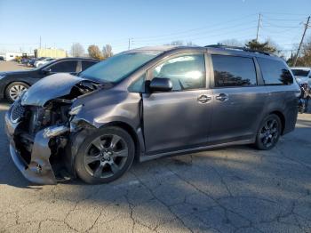  Salvage Toyota Sienna