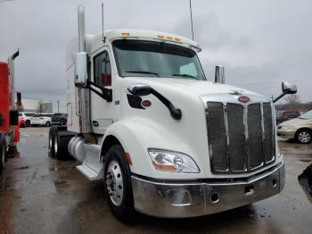  Salvage Peterbilt 579