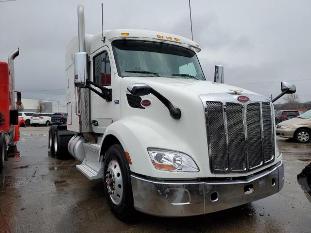  Salvage Peterbilt 579