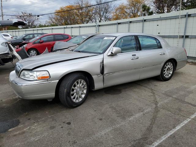  Salvage Lincoln Towncar