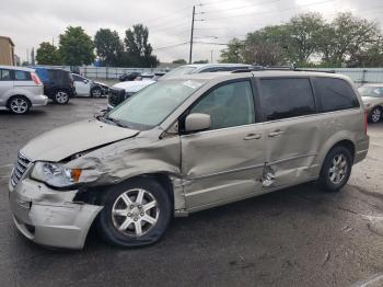  Salvage Chrysler Minivan