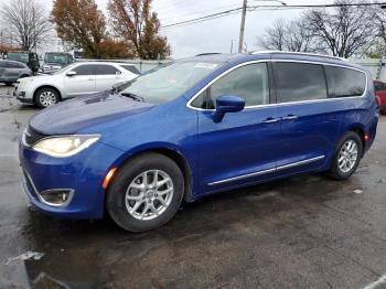  Salvage Chrysler Pacifica