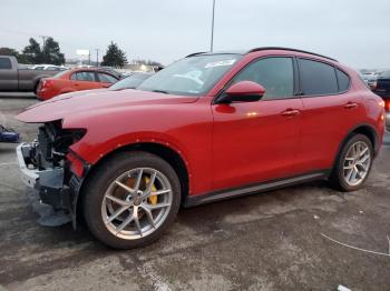  Salvage Alfa Romeo Stelvio