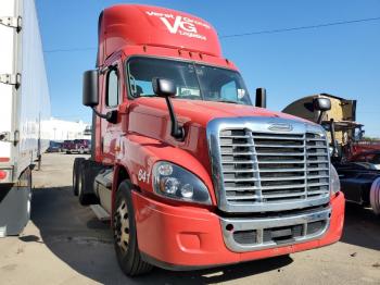  Salvage Freightliner Cascadia 1