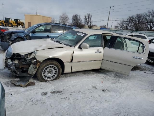  Salvage Lincoln Towncar