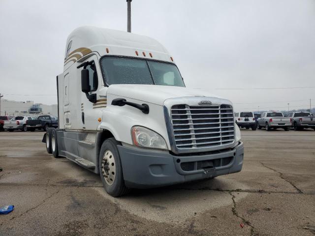  Salvage Freightliner Cascadia 1