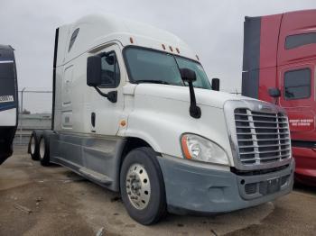  Salvage Freightliner Cascadia 1