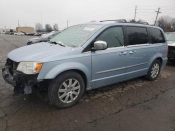  Salvage Chrysler Minivan