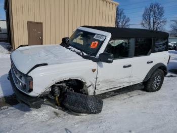  Salvage Ford Bronco