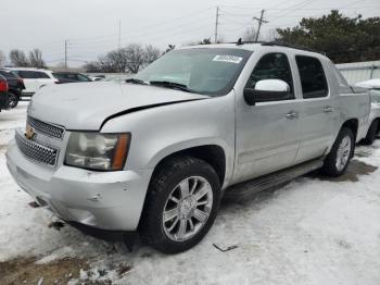  Salvage Chevrolet Avalanche