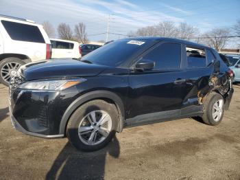  Salvage Nissan Kicks