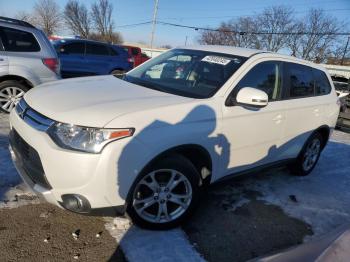  Salvage Mitsubishi Outlander