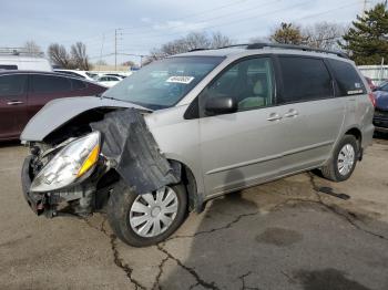  Salvage Toyota Sienna