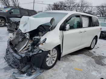  Salvage Toyota Sienna