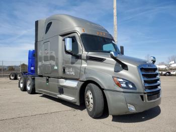  Salvage Freightliner Cascadia