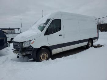  Salvage Mercedes-Benz Sprinter