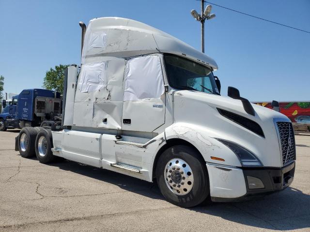  Salvage Volvo Vn