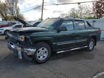  Salvage Chevrolet Avalanche