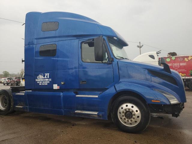  Salvage Volvo Vn