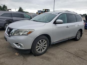  Salvage Nissan Pathfinder
