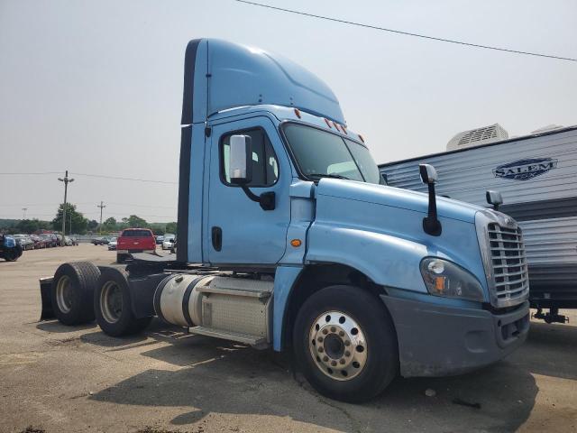  Salvage Freightliner Cascadia 1