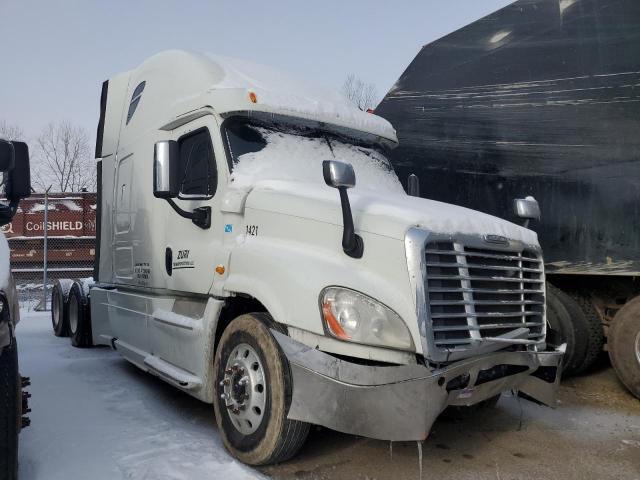  Salvage Freightliner Cascadia 1