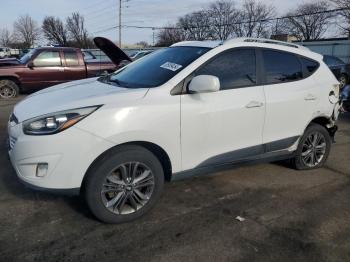  Salvage Hyundai TUCSON