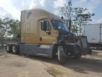  Salvage Freightliner Cascadia 1