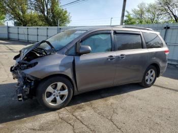  Salvage Toyota Sienna