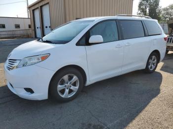  Salvage Toyota Sienna