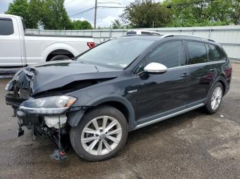  Salvage Volkswagen Golf