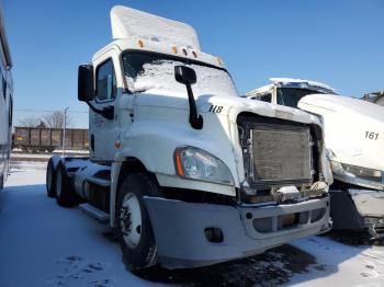  Salvage Freightliner Cascadia 1