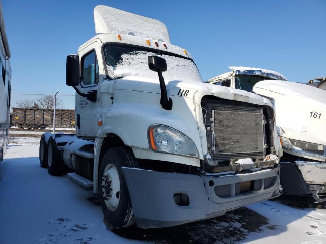  Salvage Freightliner Cascadia 1