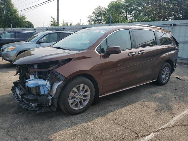  Salvage Toyota Sienna