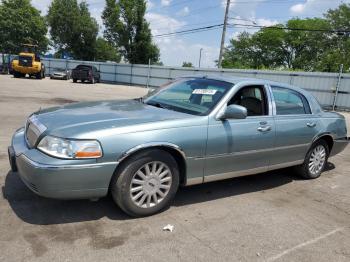  Salvage Lincoln Towncar