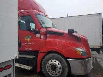  Salvage Freightliner Cascadia 1