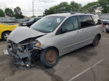  Salvage Toyota Sienna