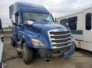  Salvage Freightliner Cascadia 1