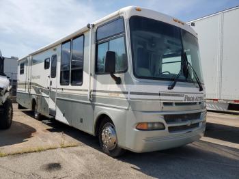  Salvage Workhorse Custom Cha Motorhome