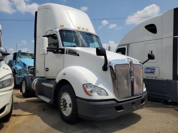  Salvage Kenworth T680