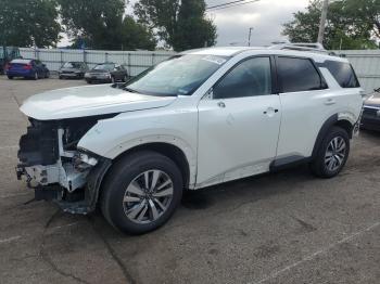  Salvage Nissan Pathfinder