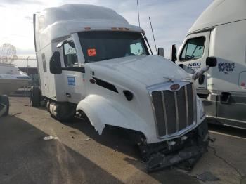  Salvage Peterbilt 579